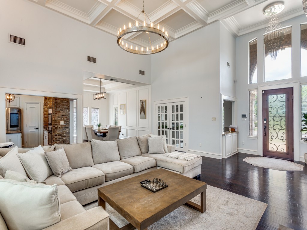2821 Shadow Drive W Arlington TX 76006