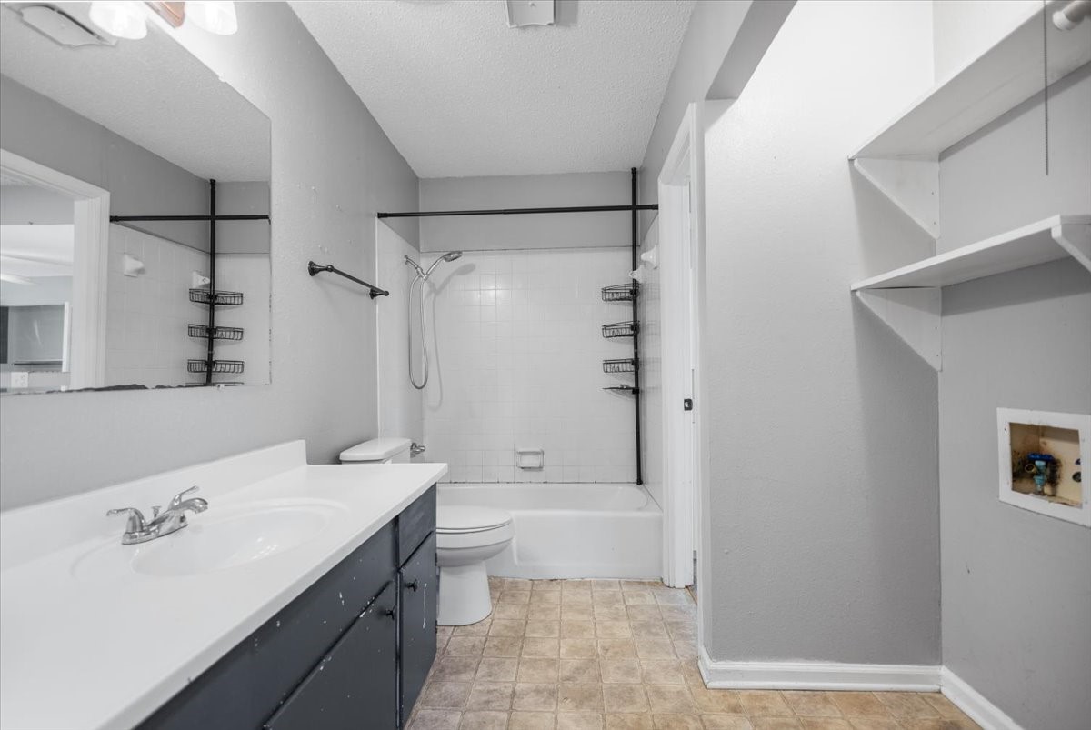 407 York Street Lindale TX 75771