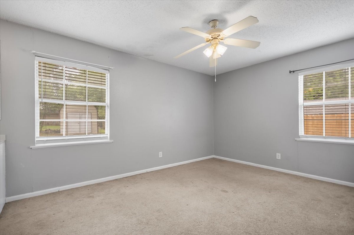 407 York Street Lindale TX 75771