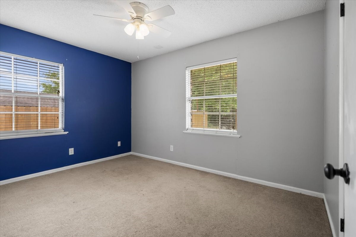 407 York Street Lindale TX 75771