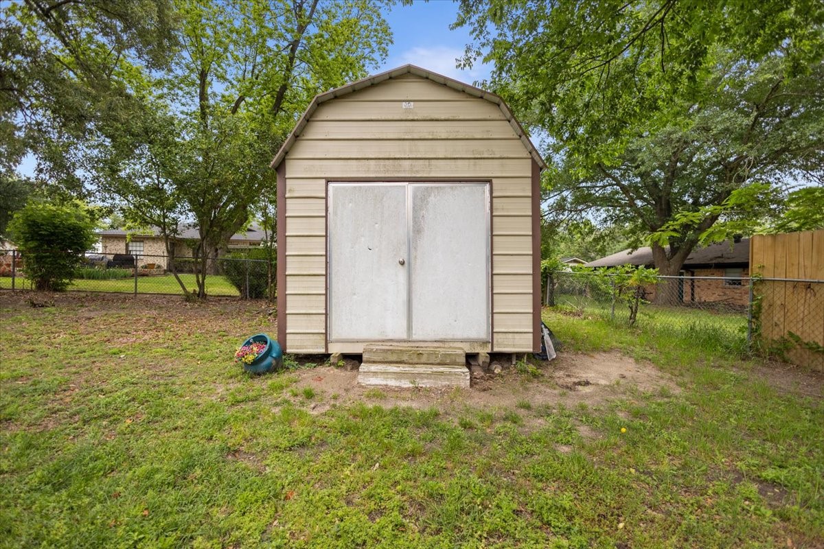 407 York Street Lindale TX 75771