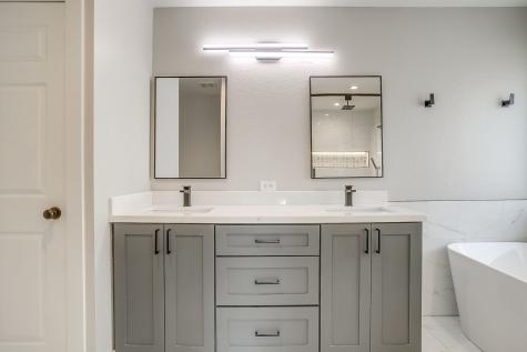 1024 Heberle Drive Burleson TX 76028