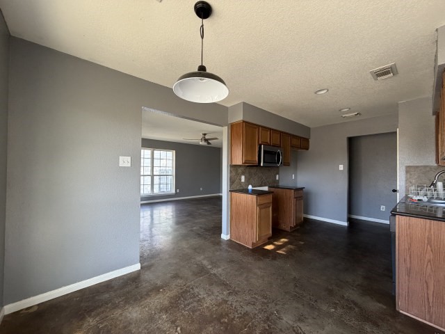 207 S Creek Street Fredericksburg TX 78624