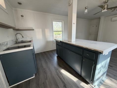 207 S Creek Street Fredericksburg TX 78624