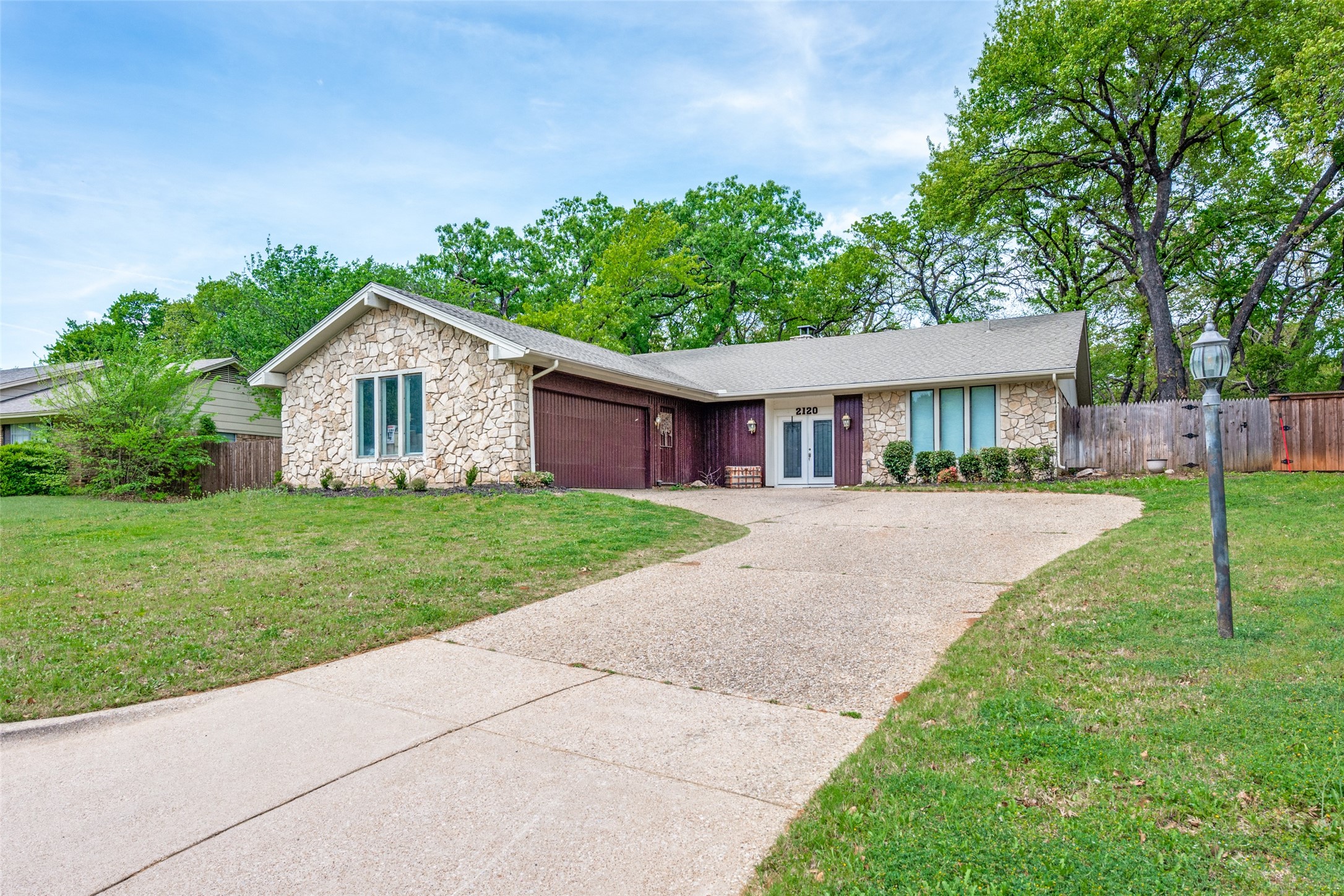 2120 Valleydale Drive Arlington TX 76013
