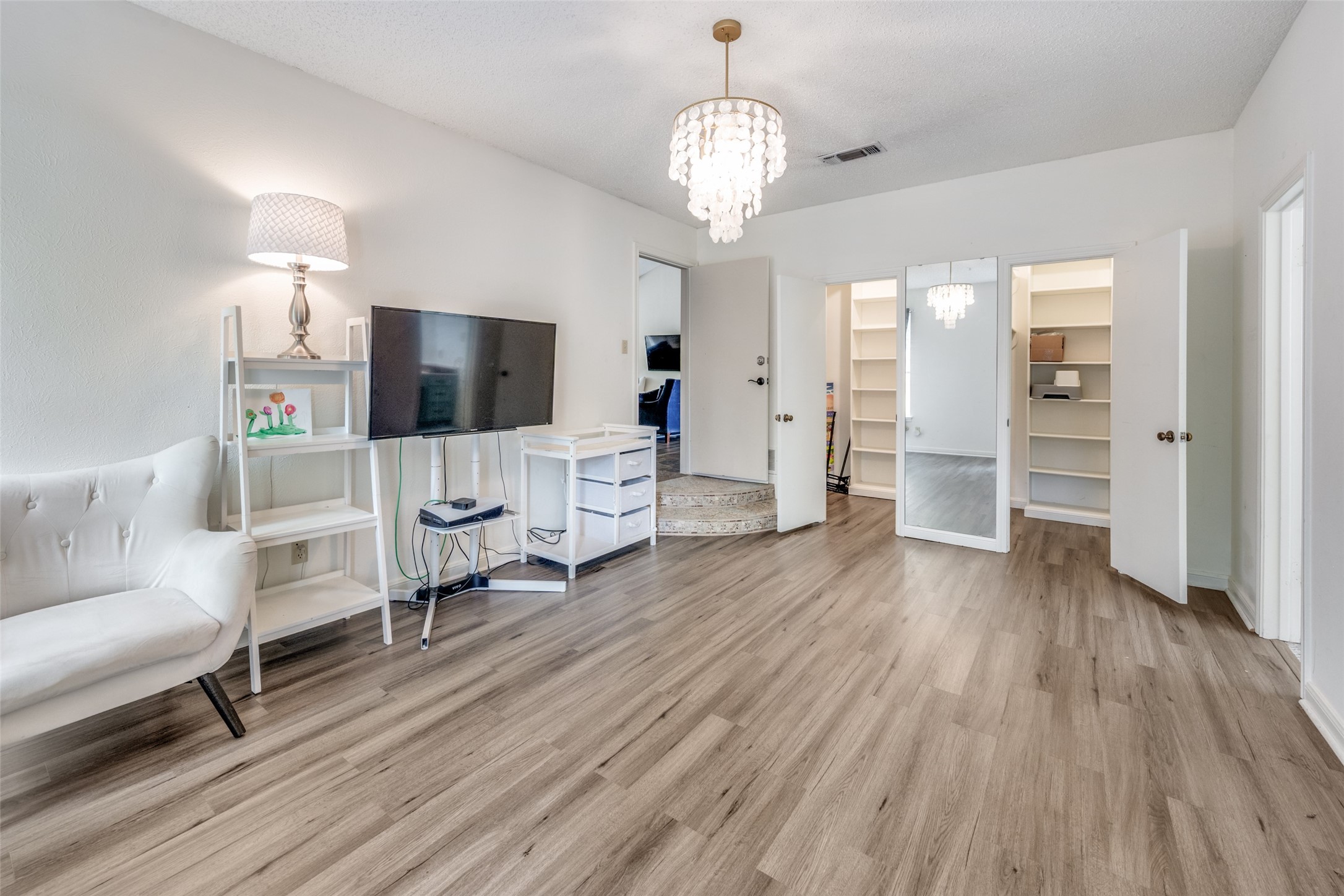 2120 Valleydale Drive Arlington TX 76013