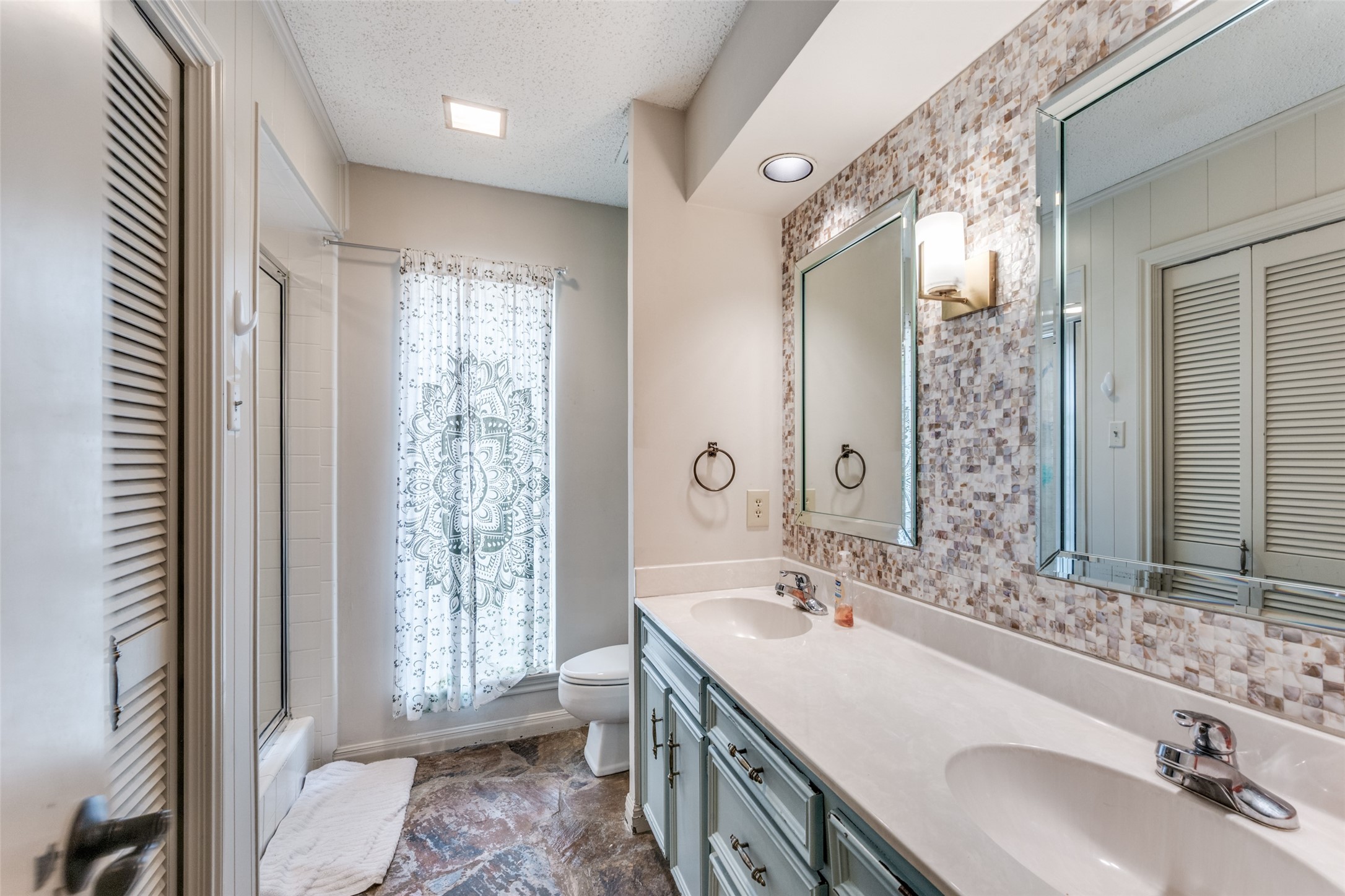 2120 Valleydale Drive Arlington TX 76013