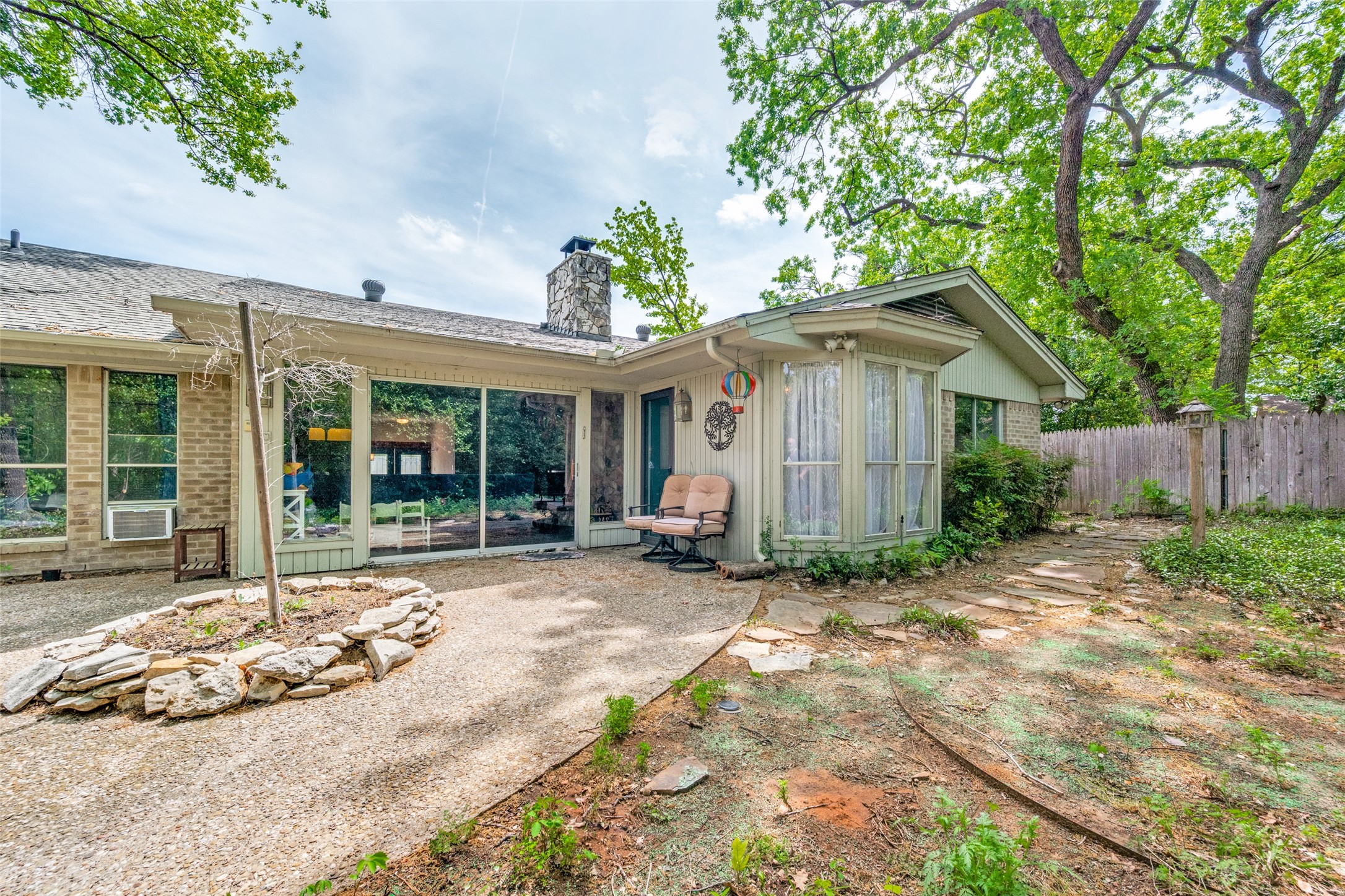 2120 Valleydale Drive Arlington TX 76013