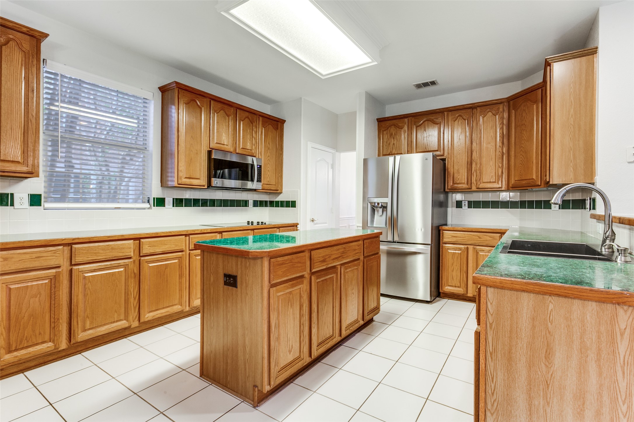 6901 Aberdeen Drive Garland TX 75044