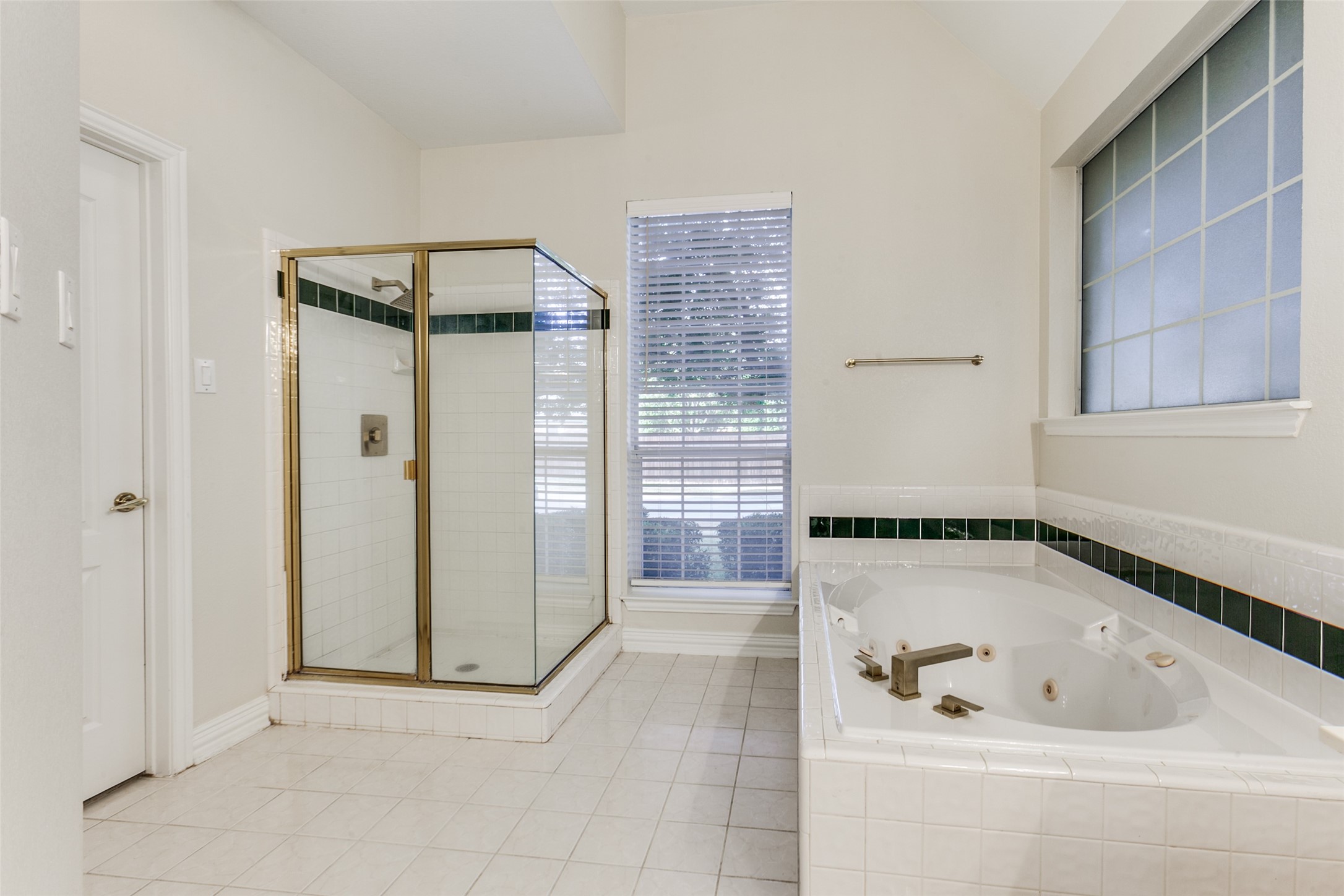 6901 Aberdeen Drive Garland TX 75044