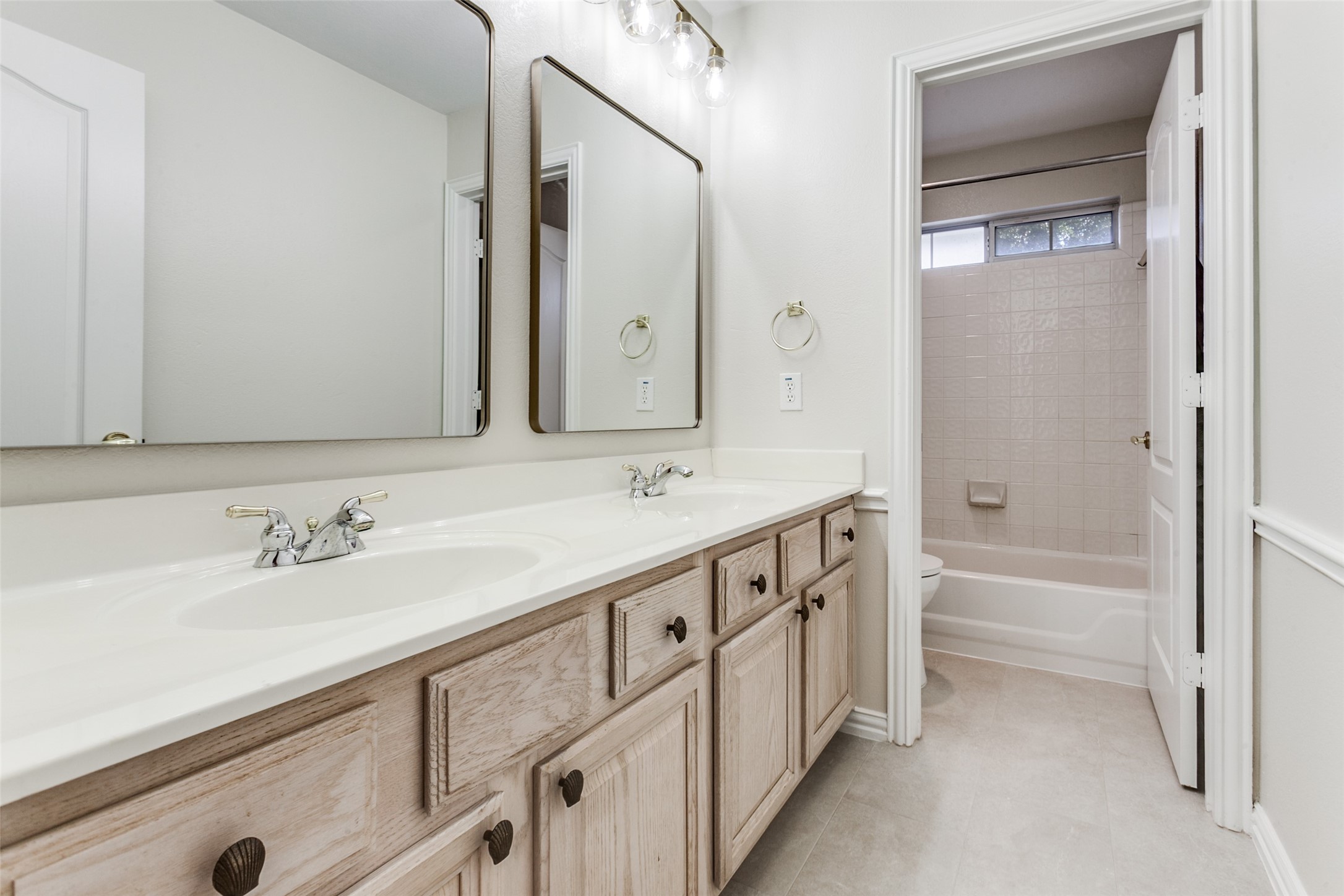 6901 Aberdeen Drive Garland TX 75044