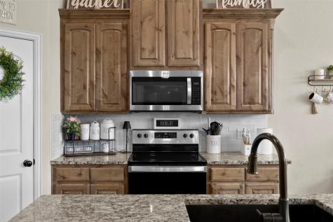 209 Bayless Avenue Godley TX 76044