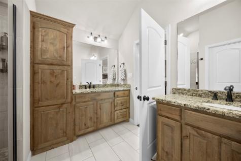 209 Bayless Avenue Godley TX 76044