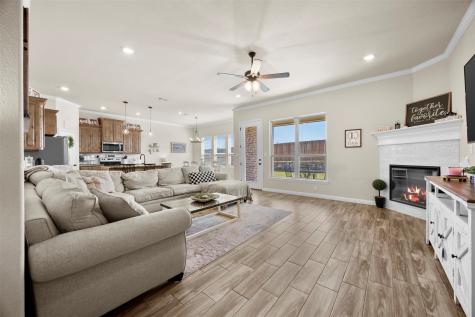 209 Bayless Avenue Godley TX 76044