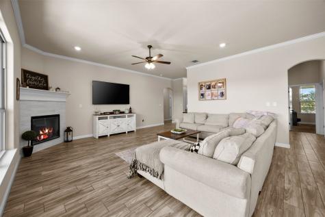 209 Bayless Avenue Godley TX 76044