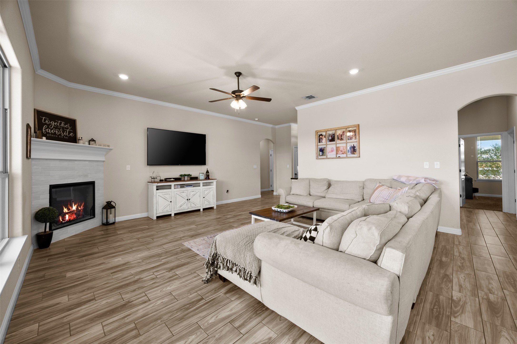 209 Bayless Avenue Godley TX 76044