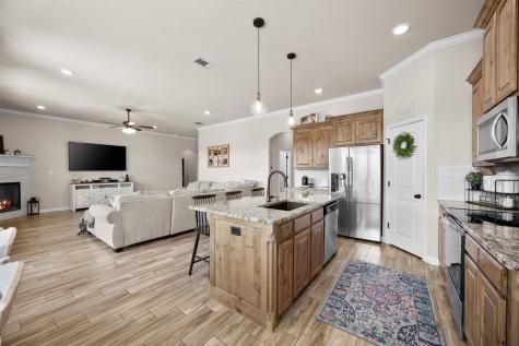 209 Bayless Avenue Godley TX 76044