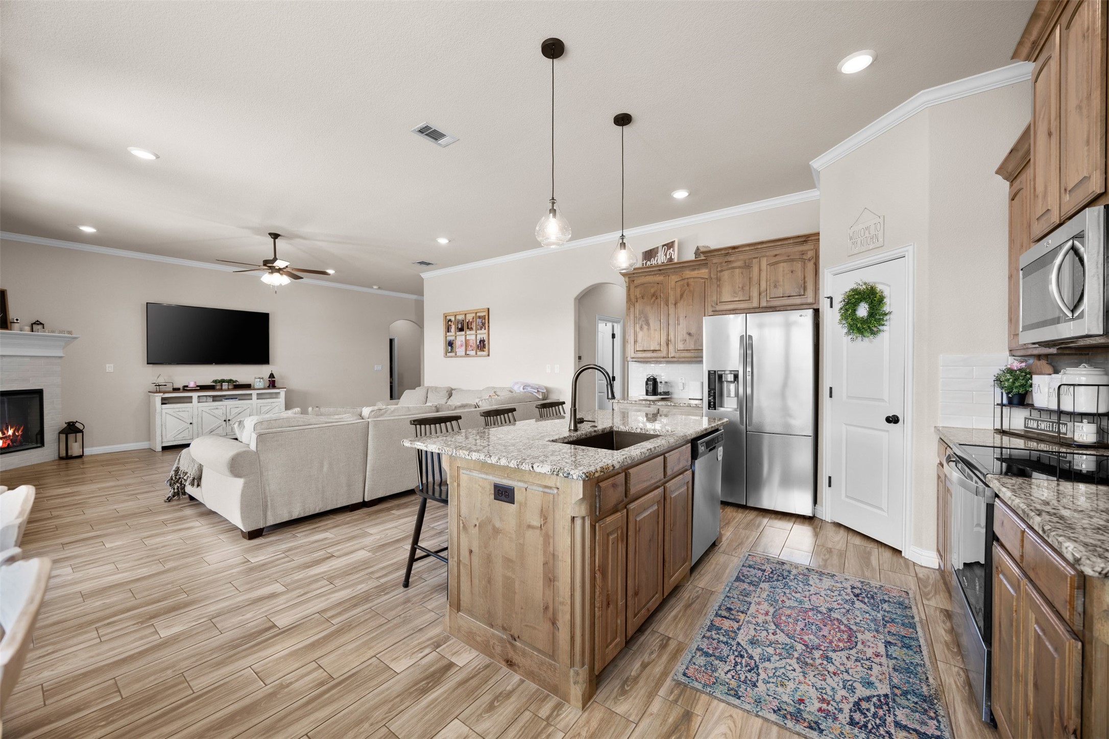 209 Bayless Avenue Godley TX 76044