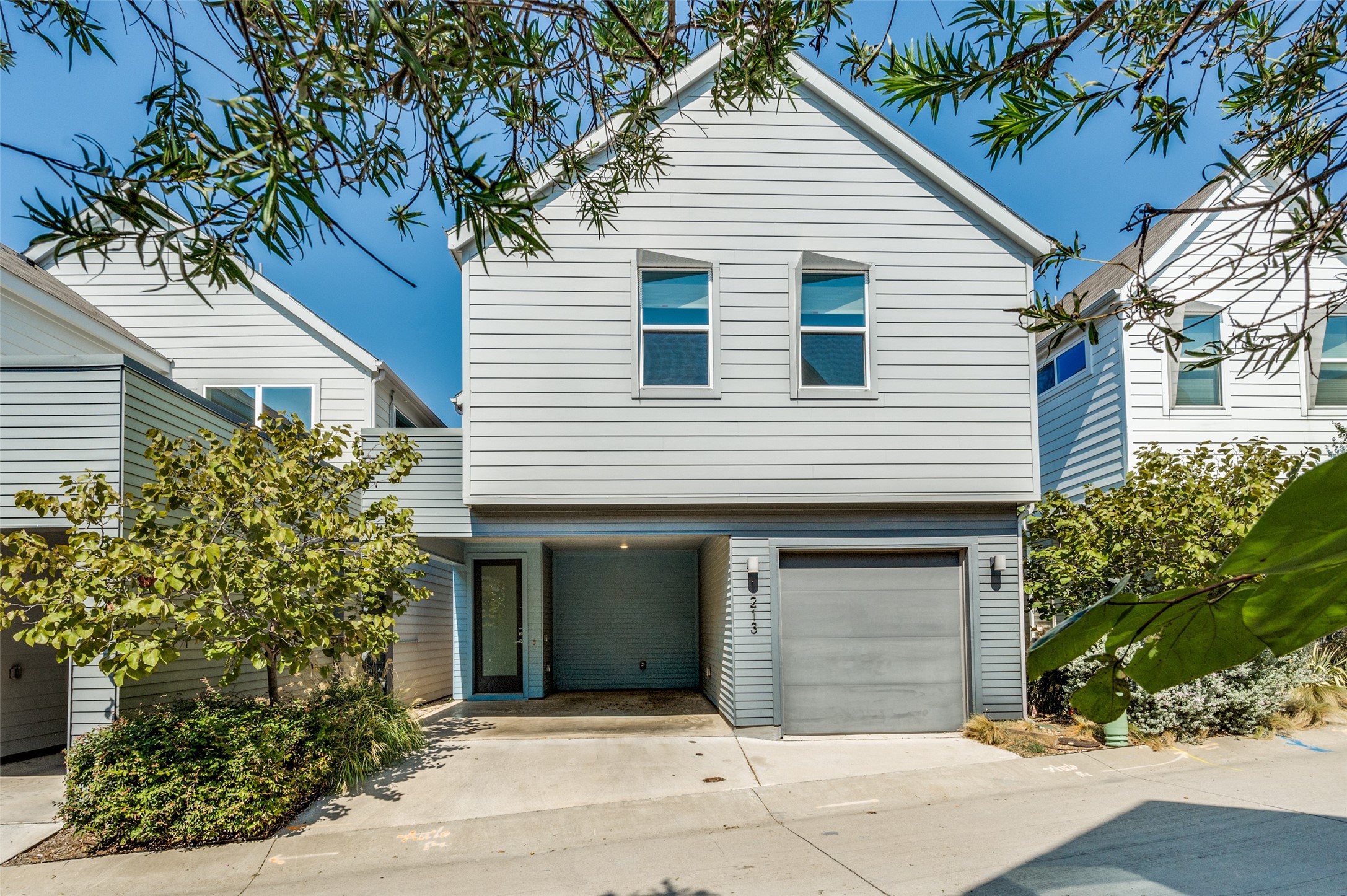 1213 Clifftop Lane Dallas TX 75208