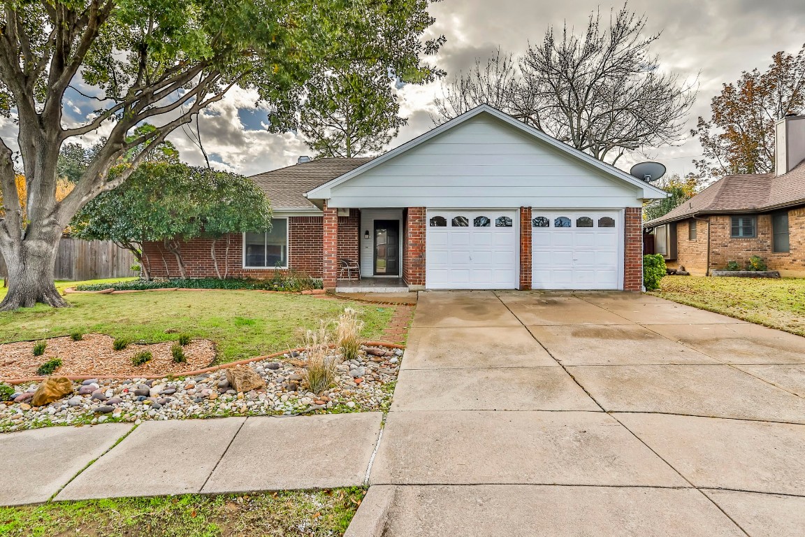 4100 Kelly Glenn Lane Arlington TX 76017