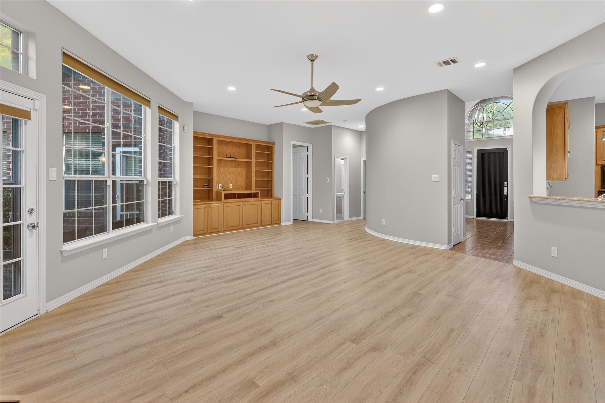 1501 Wyndmere Drive Desoto TX 75115