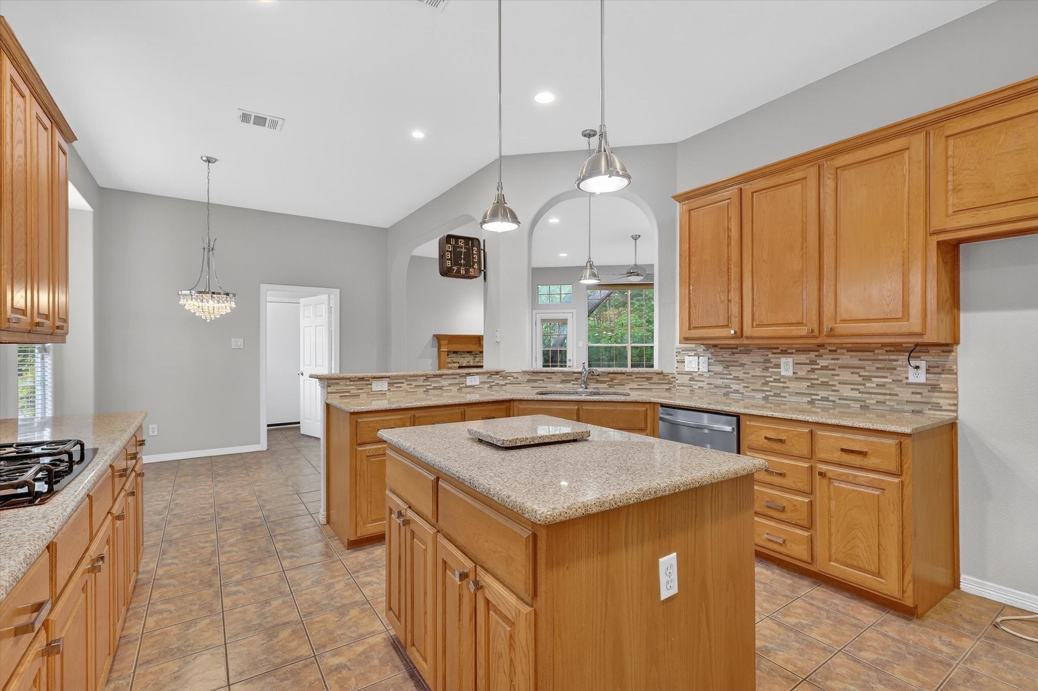 1501 Wyndmere Drive Desoto TX 75115