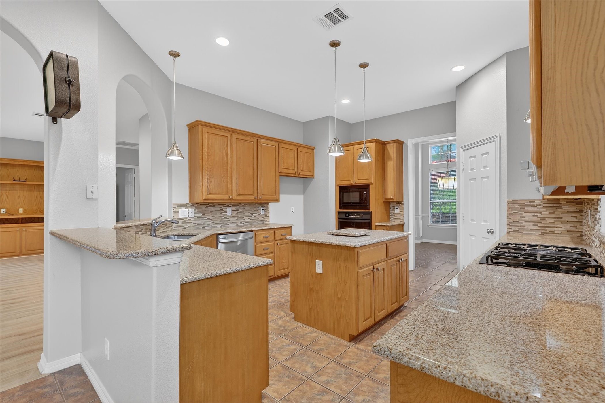 1501 Wyndmere Drive Desoto TX 75115