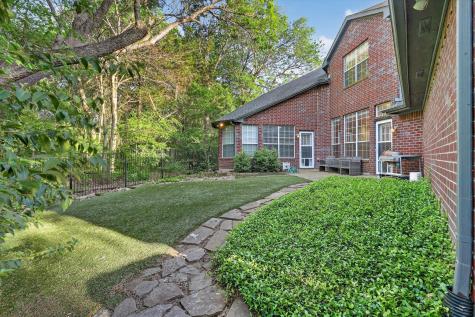 1501 Wyndmere Drive Desoto TX 75115