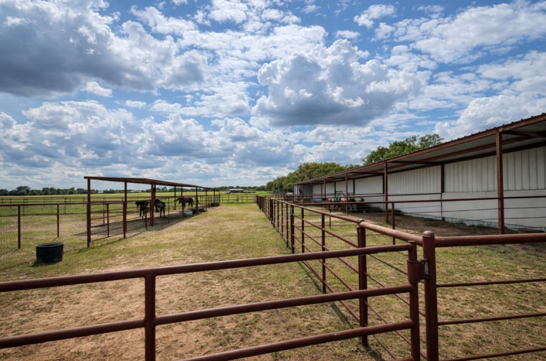 7355 County Road 456 Stephenville TX 76401