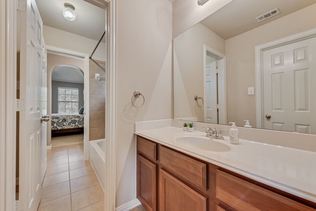 5724 Almond Lane Fort Worth TX 76244