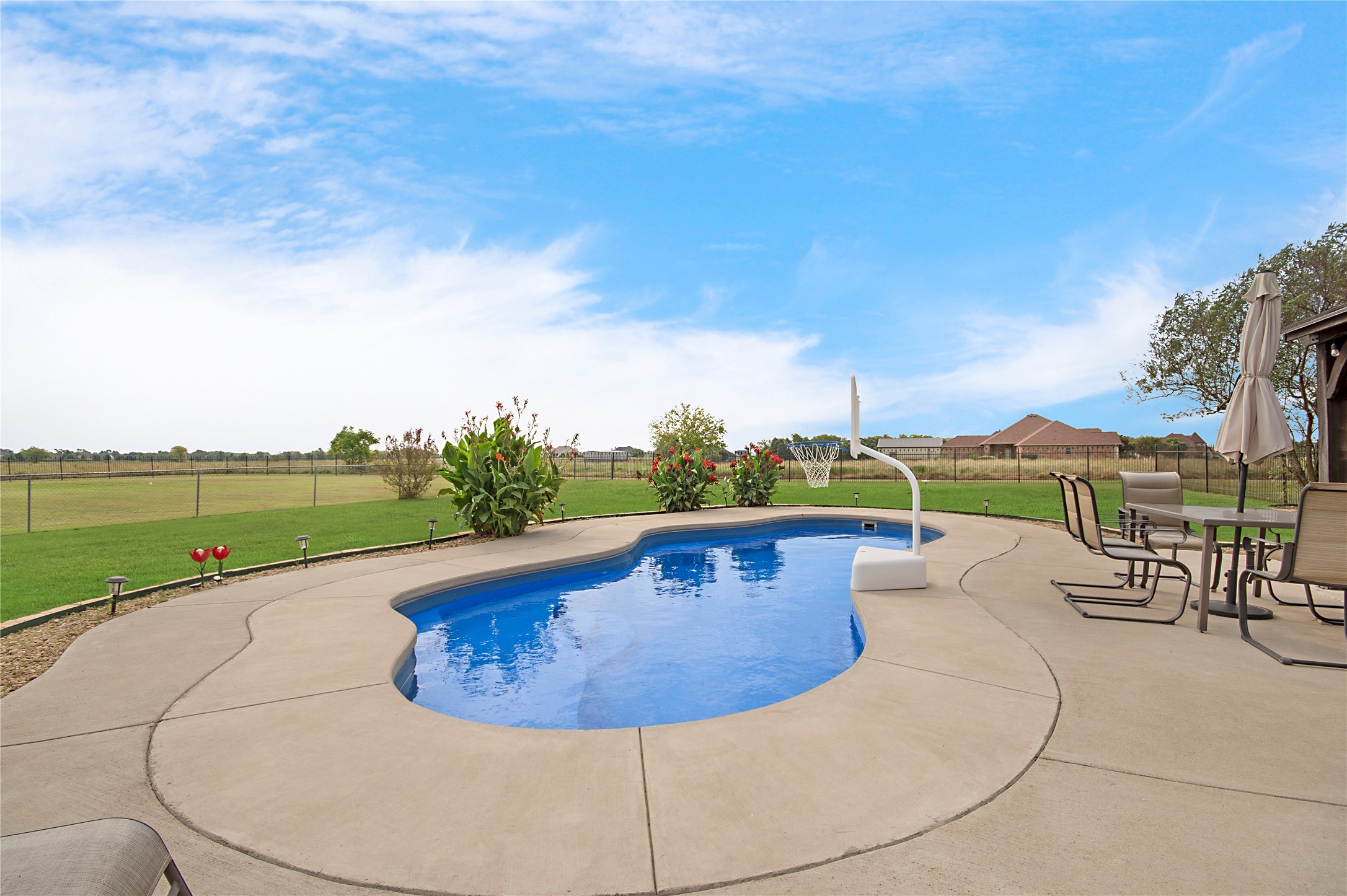 1354 Shadow Lakes Wills Point TX 75169