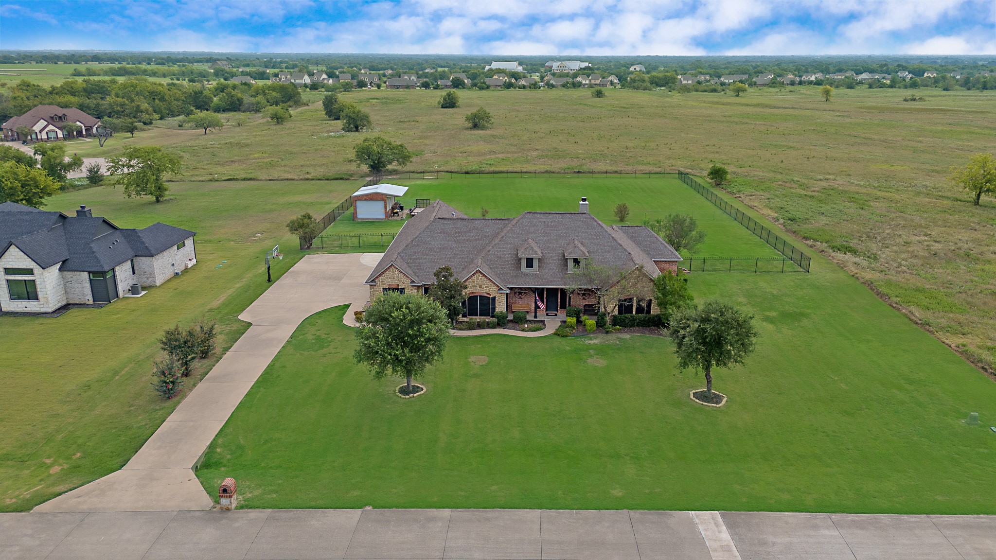 1354 Shadow Lakes Wills Point TX 75169
