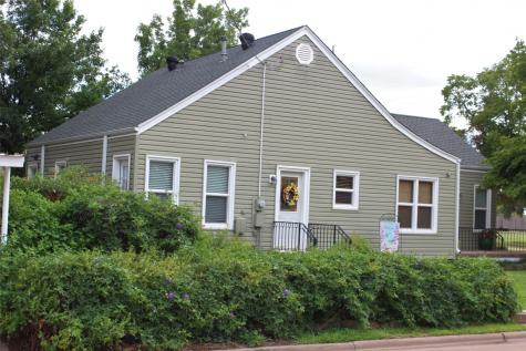 510 S 7th Avenue Munday TX 76371