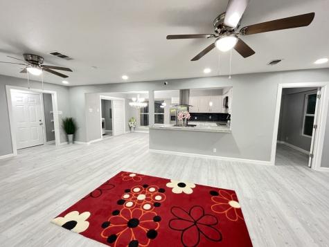 904 Valley Court Arlington TX 76013
