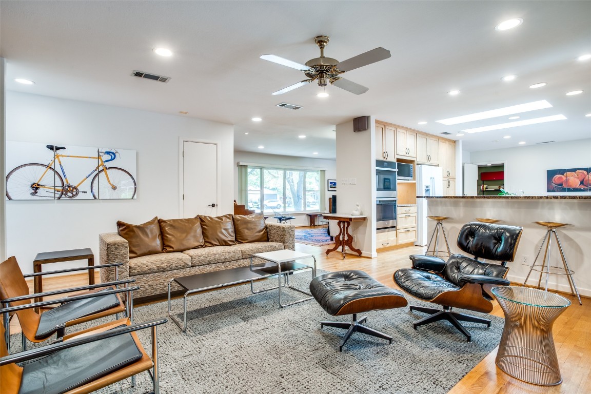 5717 Del Roy Drive Dallas TX 75230