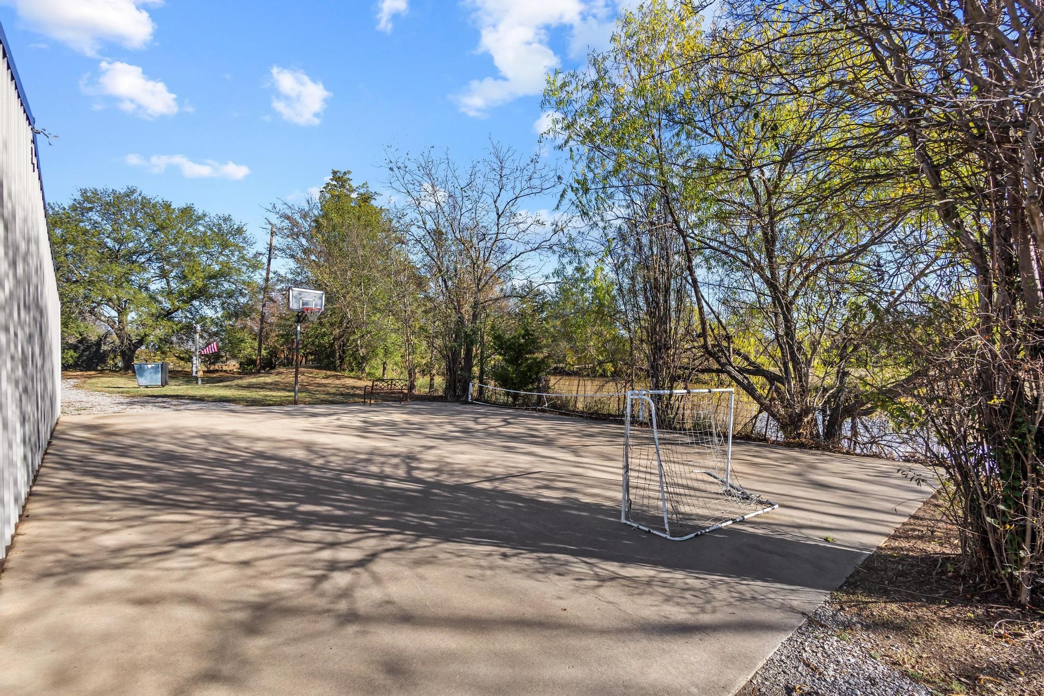 2321 County Road 2100 Ivanhoe TX 75447