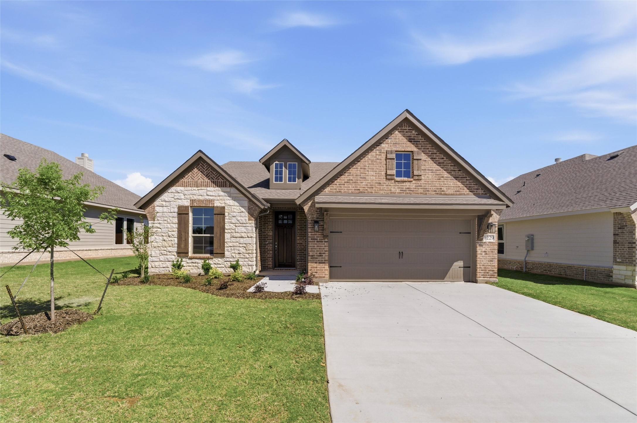 1229 Sabine River Lane Springtown TX 76082