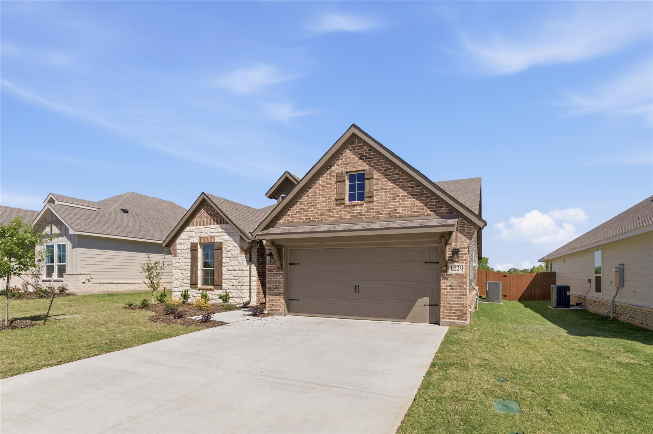 1229 Sabine River Lane Springtown TX 76082