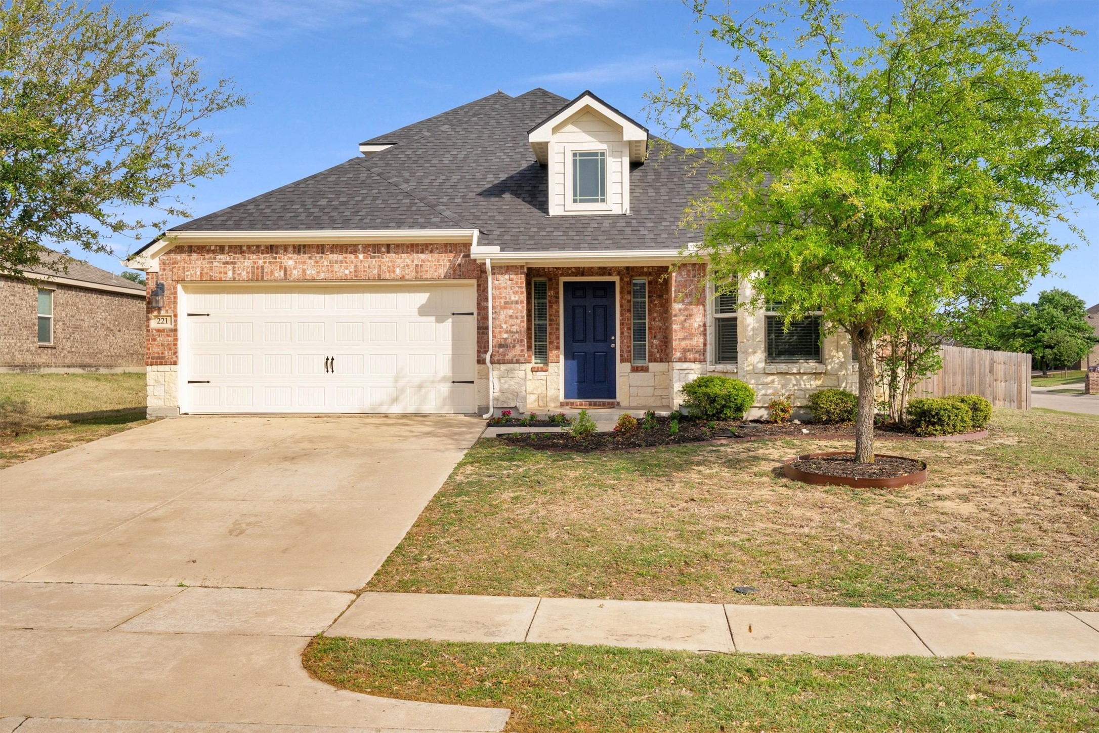 221 Bear Trail Waxahachie TX 75167