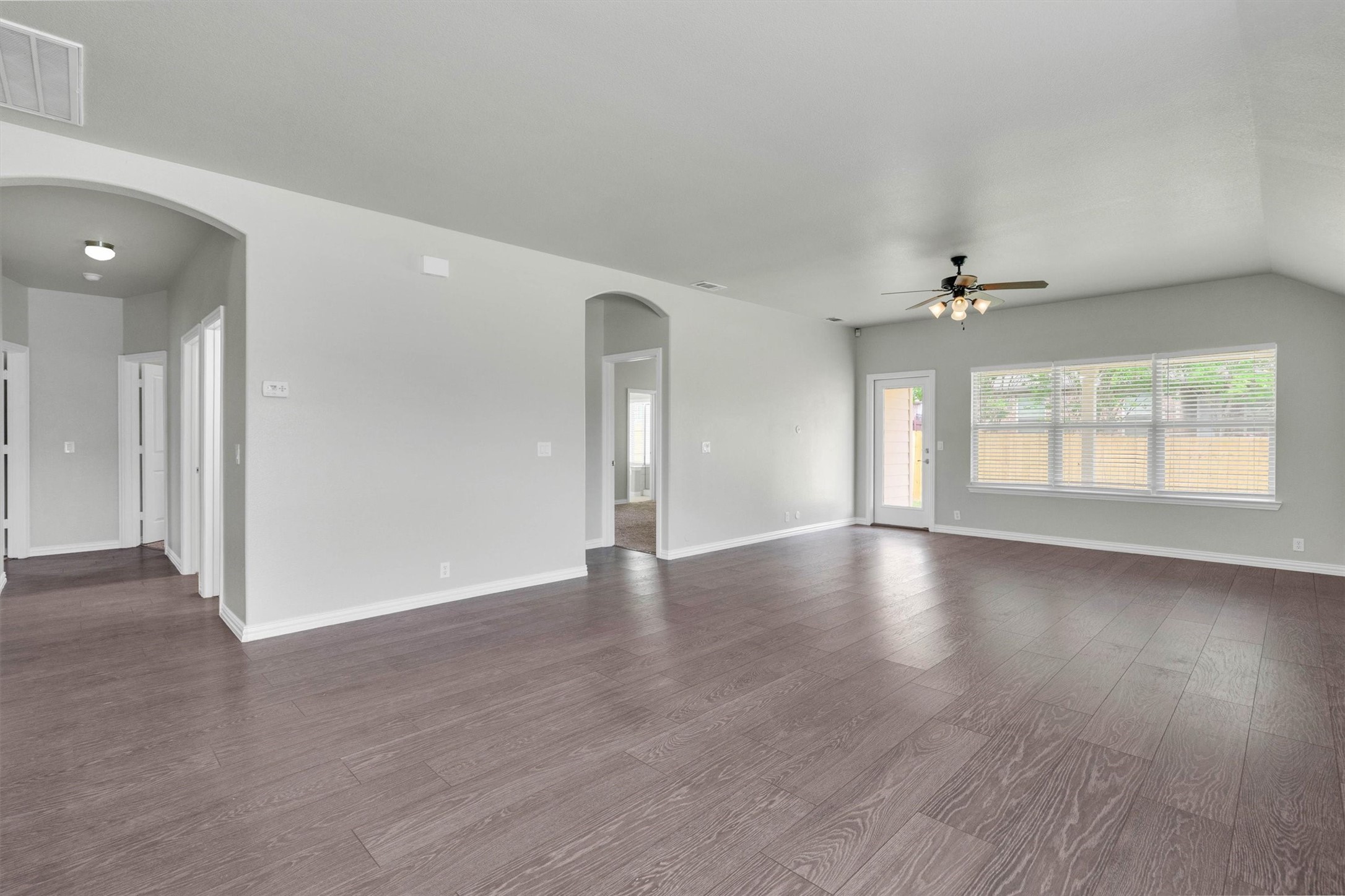 221 Bear Trail Waxahachie TX 75167