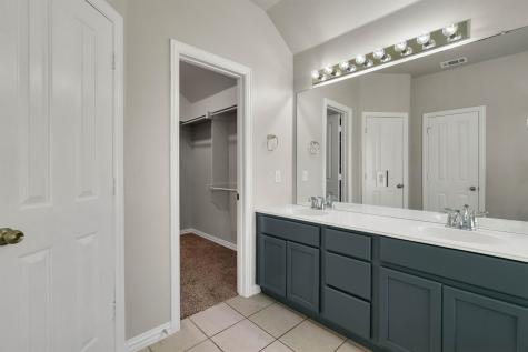 221 Bear Trail Waxahachie TX 75167
