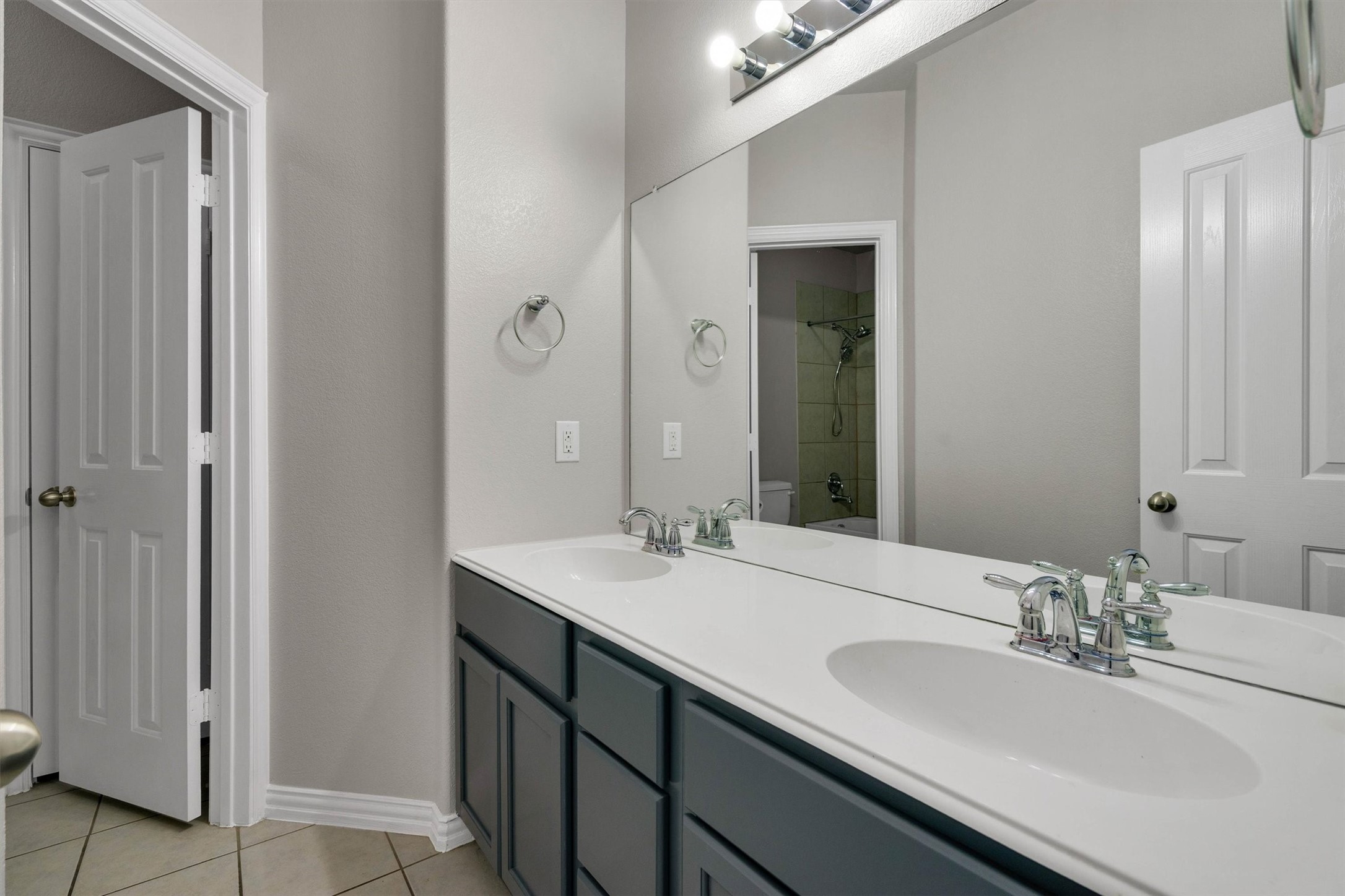 221 Bear Trail Waxahachie TX 75167