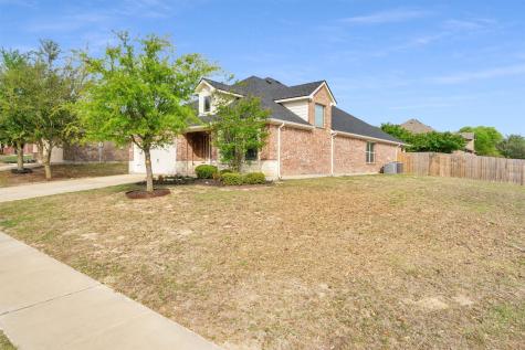 221 Bear Trail Waxahachie TX 75167
