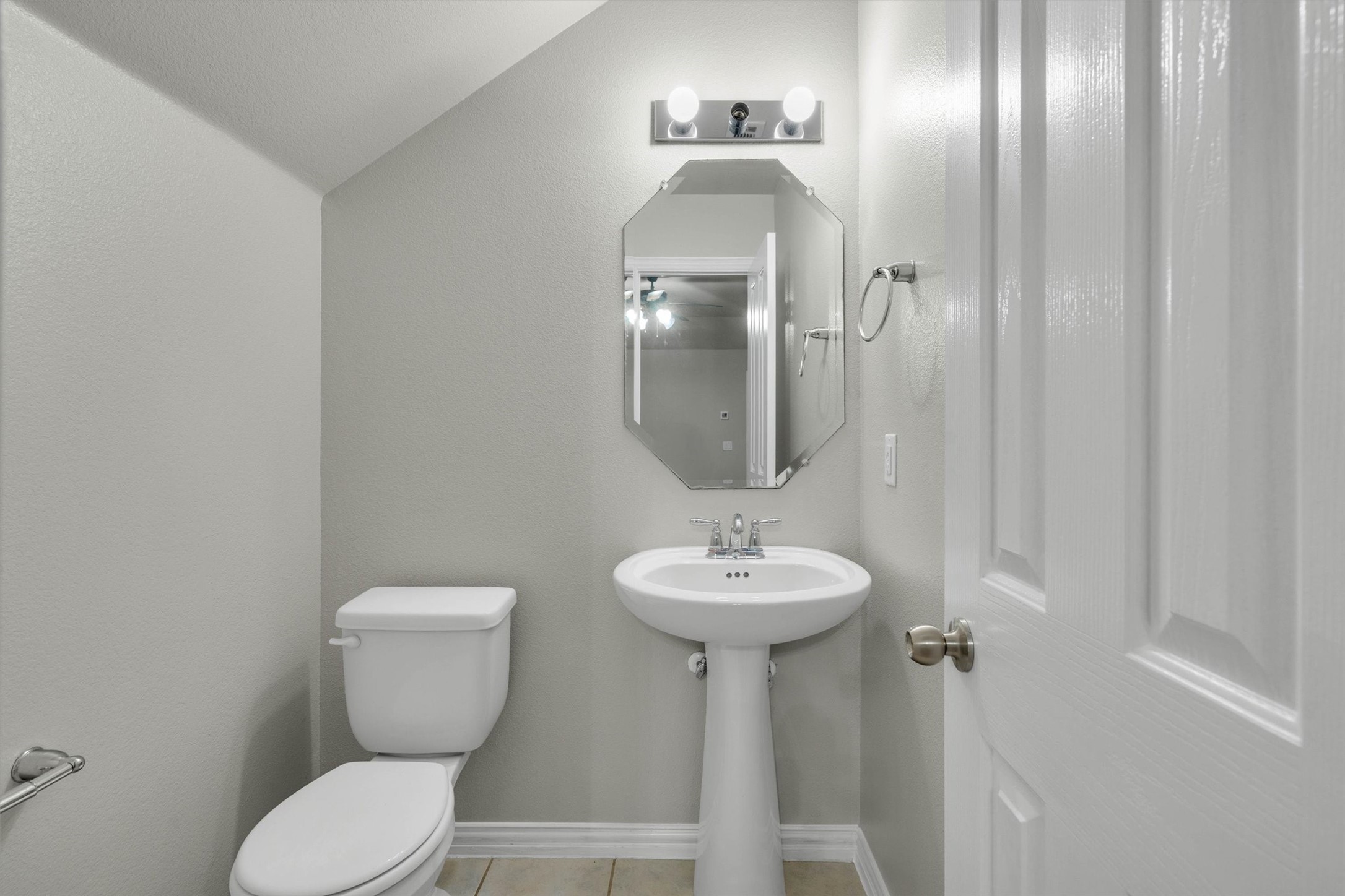 221 Bear Trail Waxahachie TX 75167