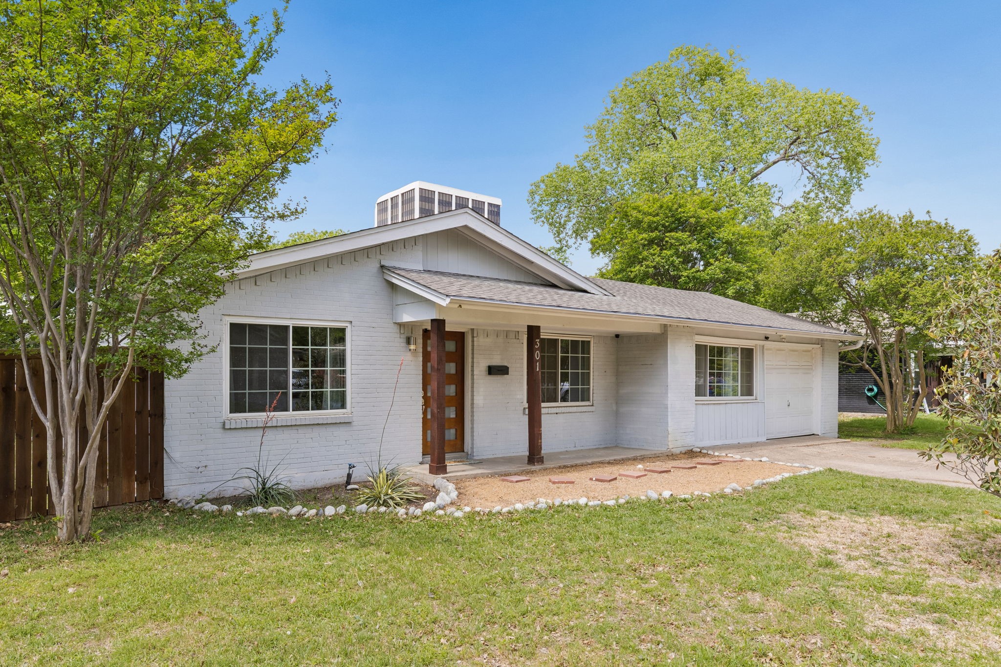 301 N Cottonwood Drive Richardson TX 75080