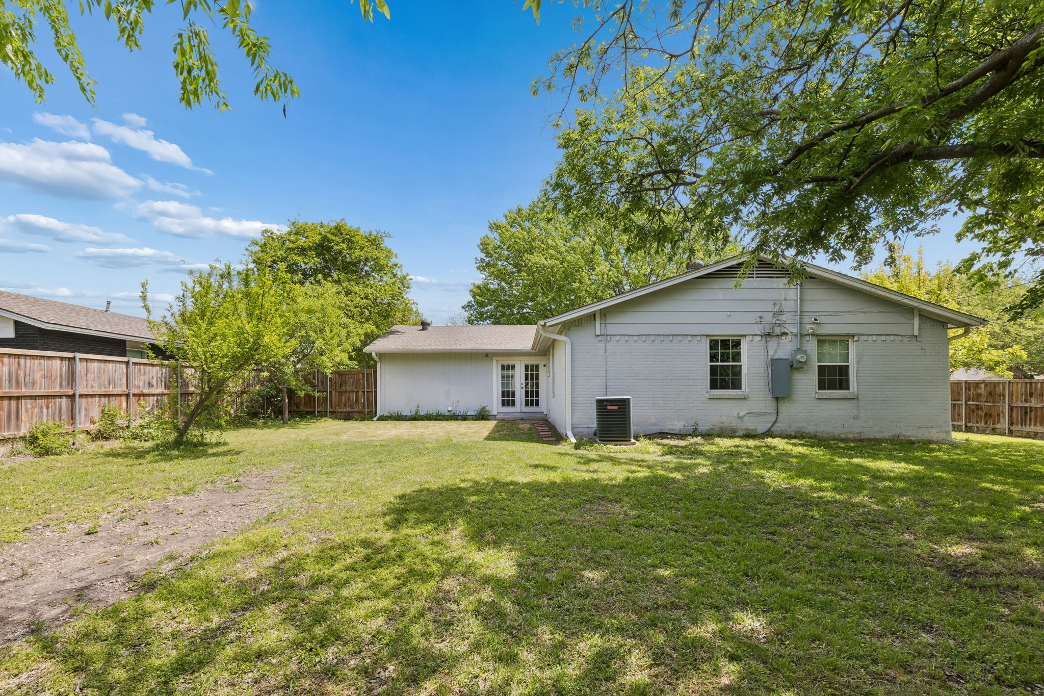 301 N Cottonwood Drive Richardson TX 75080