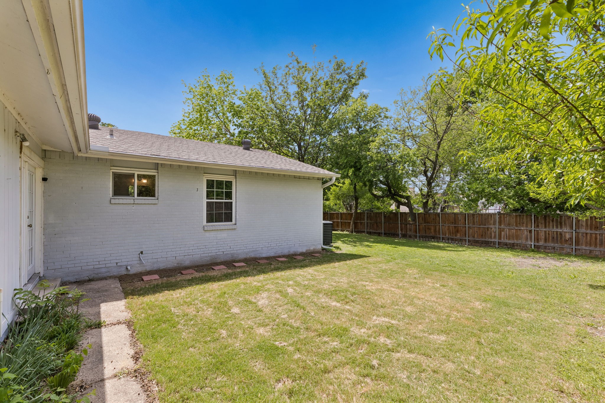 301 N Cottonwood Drive Richardson TX 75080