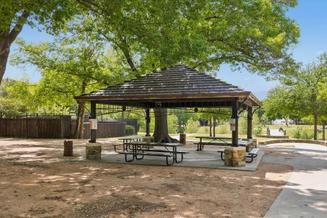 301 N Cottonwood Drive Richardson TX 75080