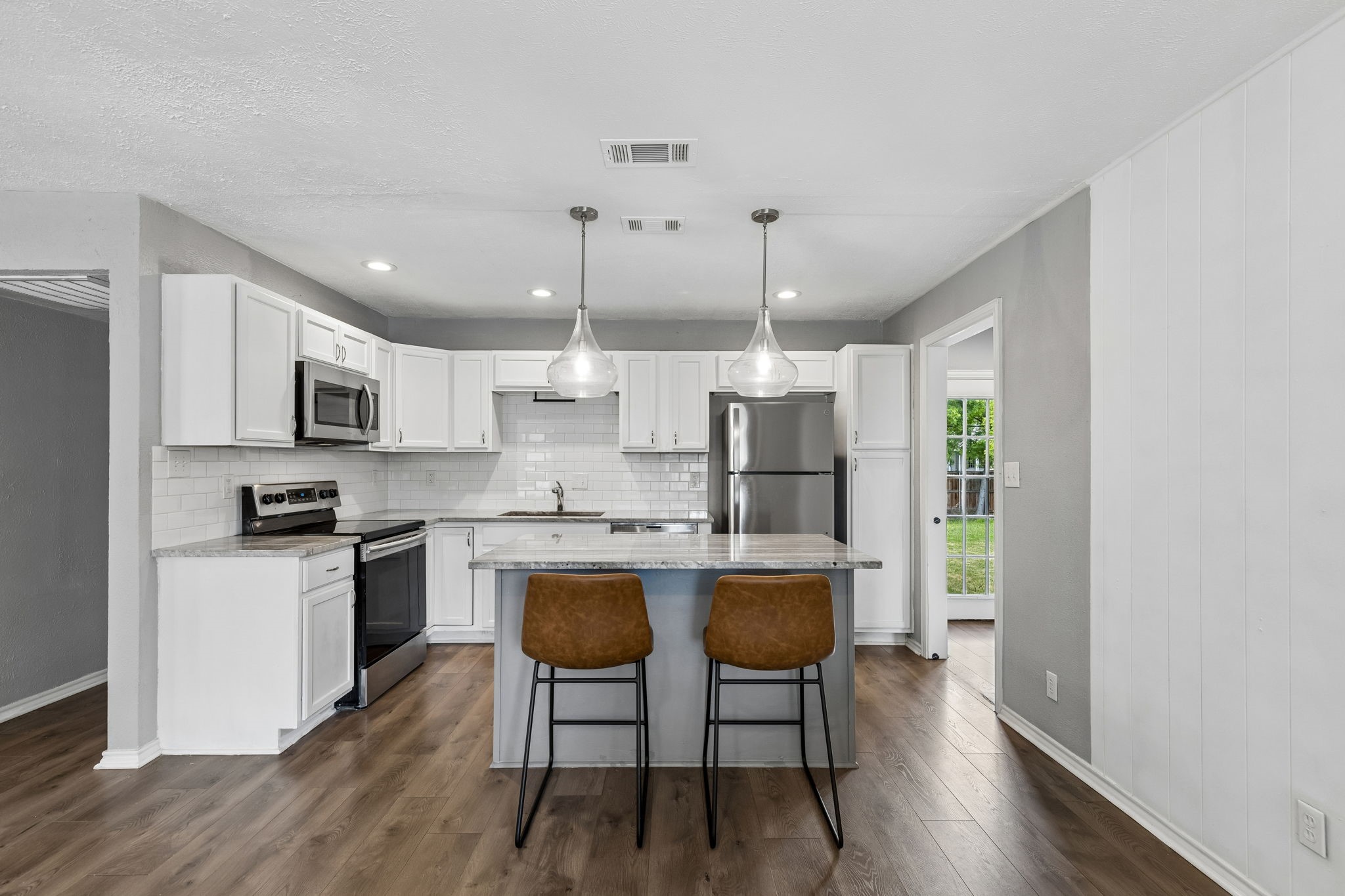 301 N Cottonwood Drive Richardson TX 75080