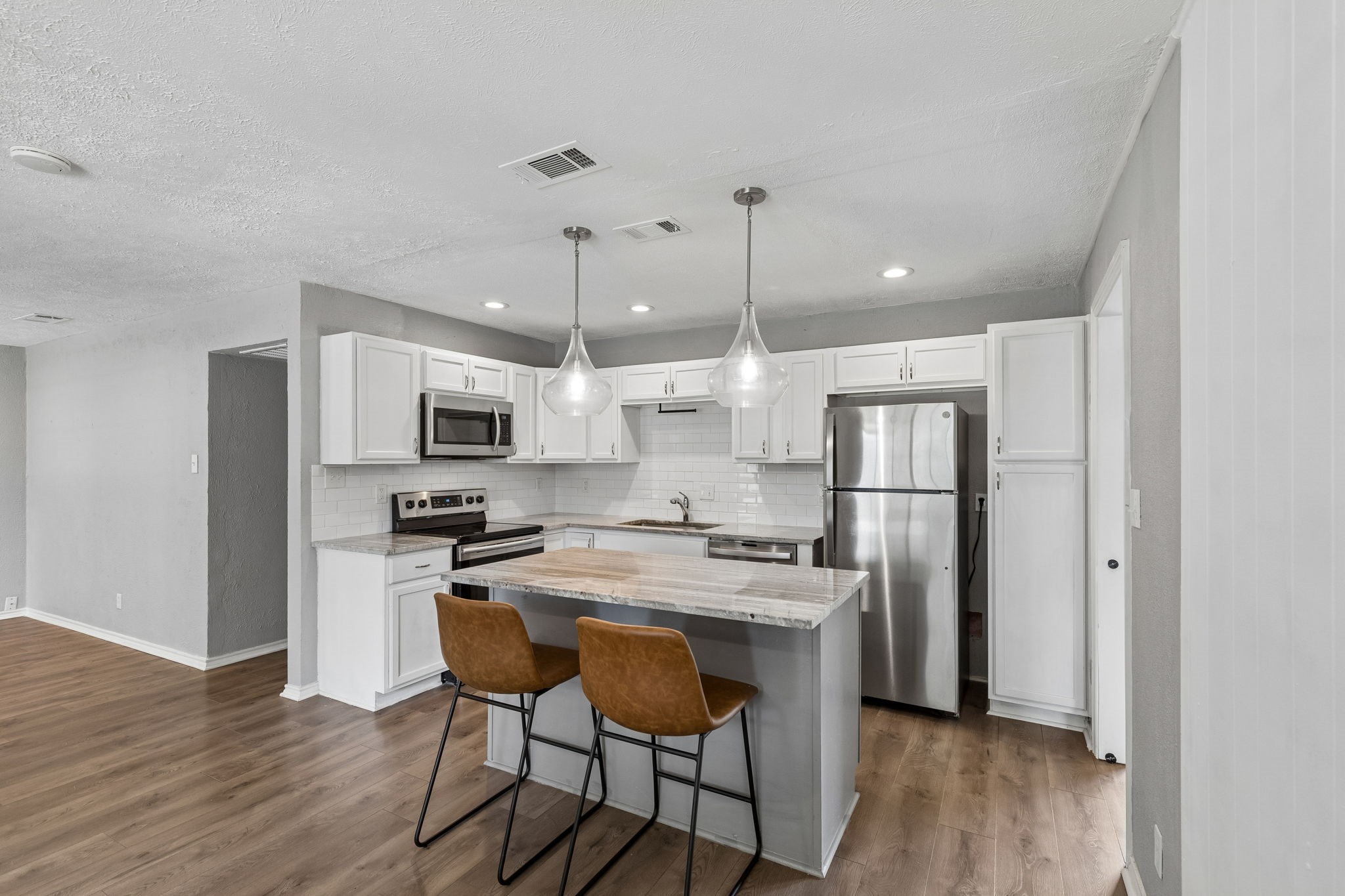 301 N Cottonwood Drive Richardson TX 75080